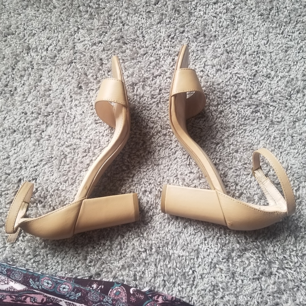 Kelly & Katie Hailee Sandal Women 6